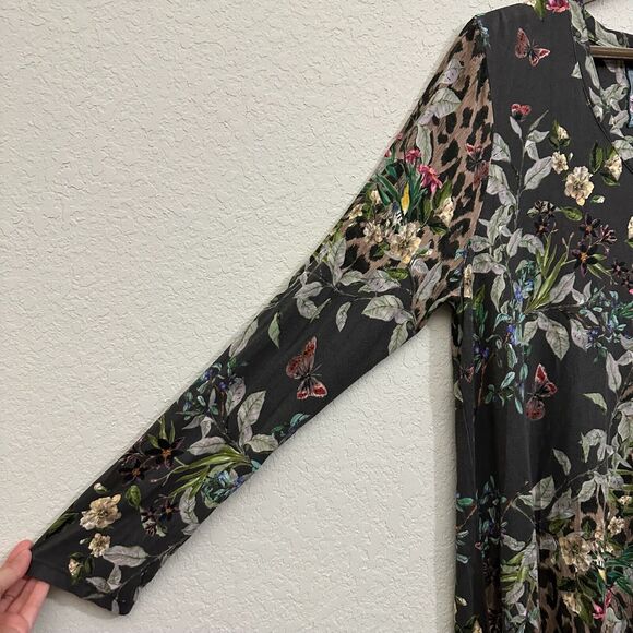 JOHNNY WAS Ash Bird Leopard Favorite Long Sleeve V-Neck Swing Tee - Picture 6 of 11